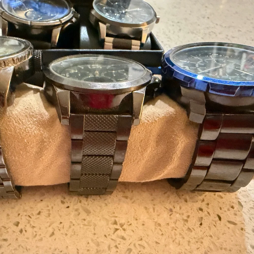 Lot of 6 watches most with new‎ battery’s